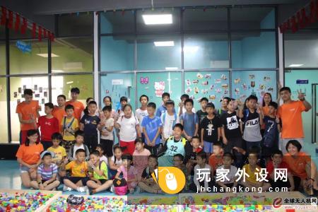 深圳龙岗社区带队参加无人机科普研学游活动